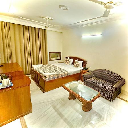 Hotel Pablas International, New Delhi, Near Metro Luaran gambar