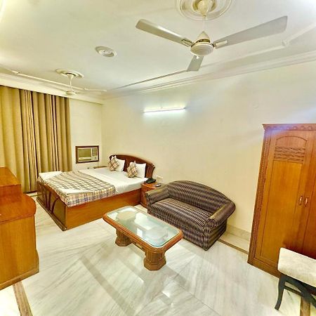 Hotel Pablas International, New Delhi, Near Metro Luaran gambar