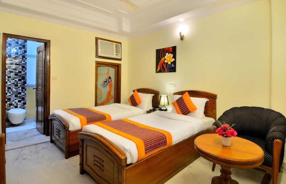 Hotel Pablas International, New Delhi, Near Metro Luaran gambar