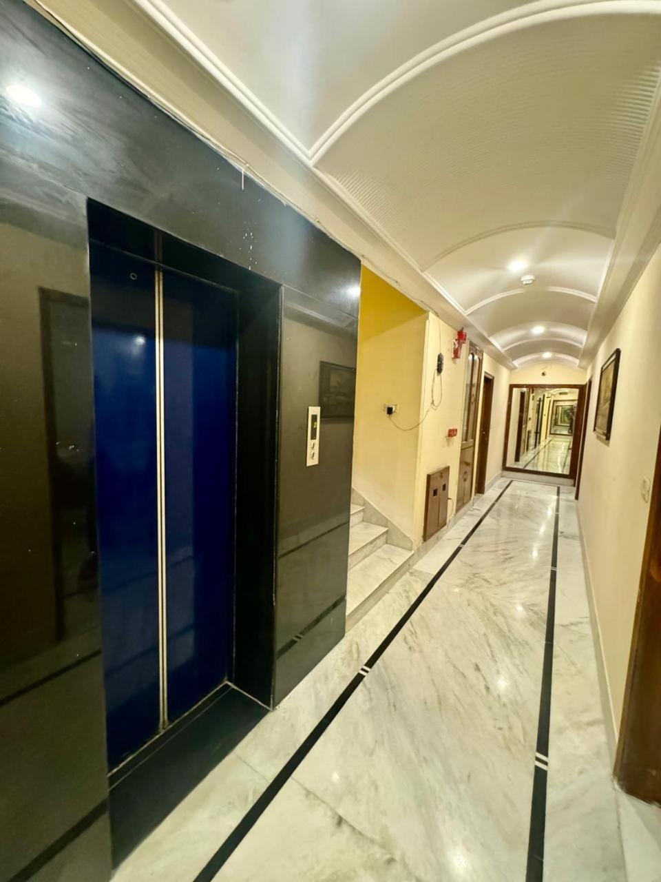 Hotel Pablas International, New Delhi, Near Metro Luaran gambar
