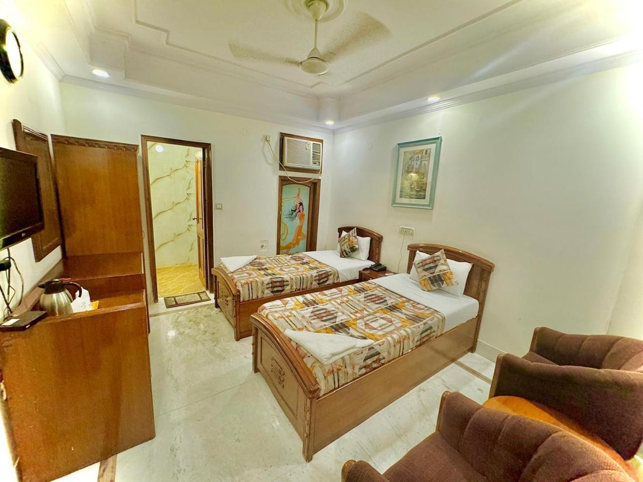 Hotel Pablas International, New Delhi, Near Metro Luaran gambar