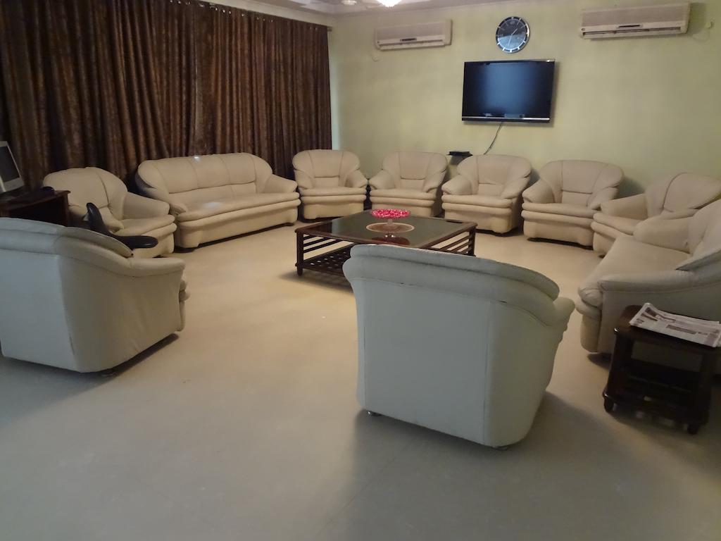 Hotel Pablas International, New Delhi, Near Metro Luaran gambar