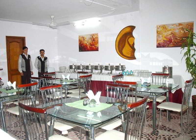 Hotel Pablas International, New Delhi, Near Metro Restoran gambar