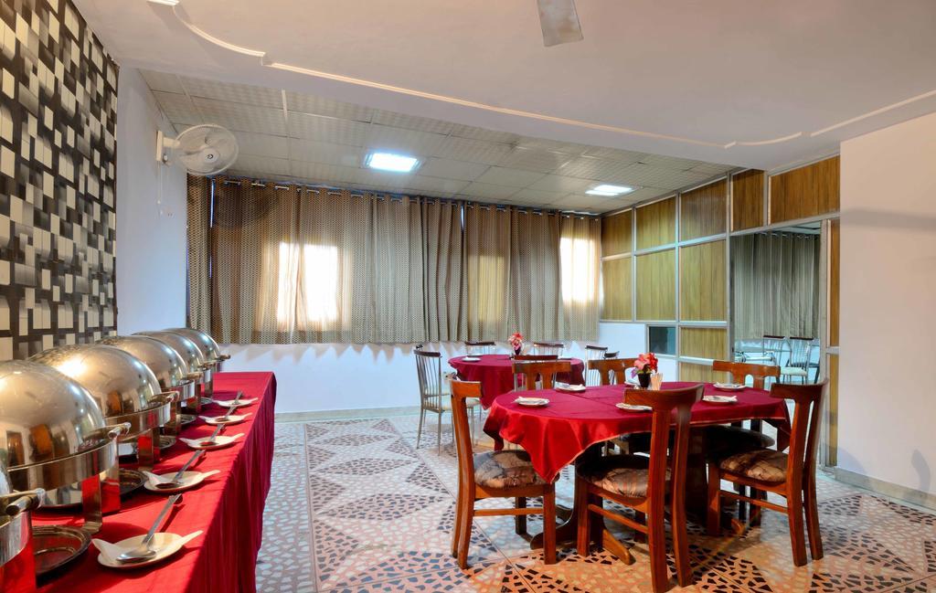 Hotel Pablas International, New Delhi, Near Metro Luaran gambar